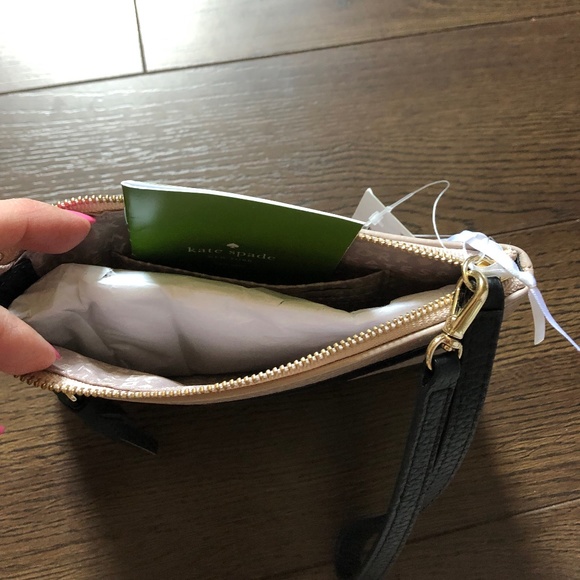 Kate Spade Chester Street ‘Tinie’ wristlet - brand new - Picture 4 of 5